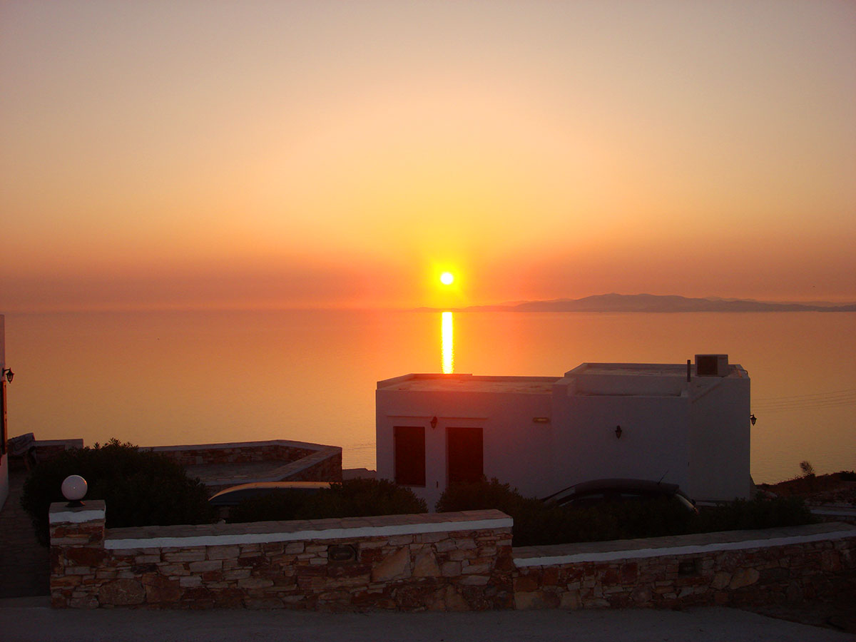 Διαμερίσματα Λουκία, Αρτεμώνας - Σίφνος