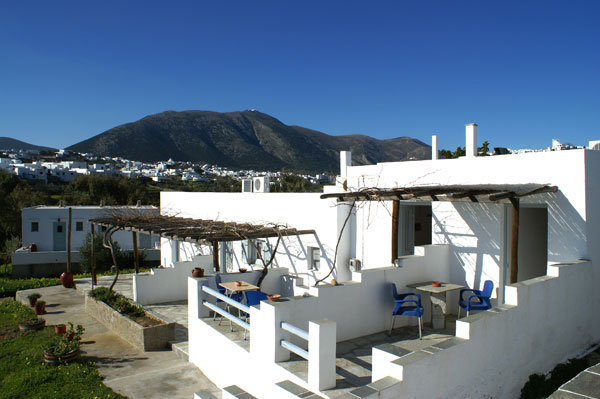 Δωμάτια Θεμωνιά, Κάτω Πετάλι - Σίφνος