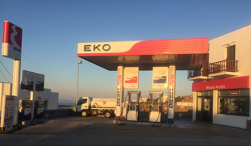 Ανεφοδιασμός σκαφών με καύσιμα στη Σίφνο - EKO Komis Oil