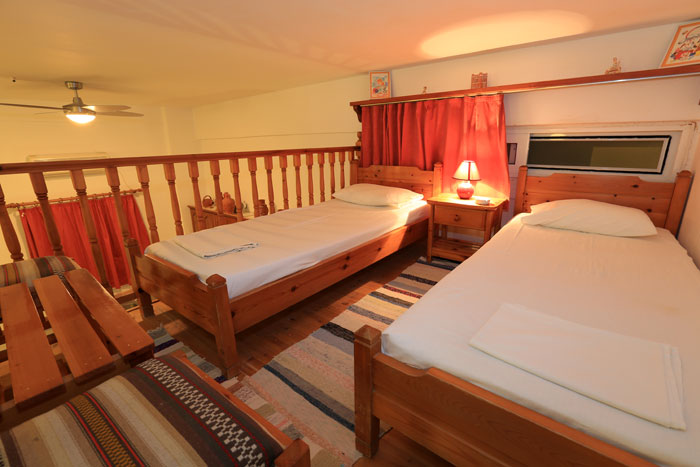 Διαμερίσματα Ευγενία, Πλατύς Γιαλός - Σίφνος