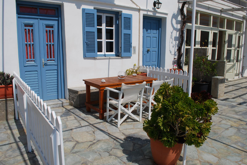 Διαμερίσματα Ευγενία, Πλατύς Γιαλός - Σίφνος