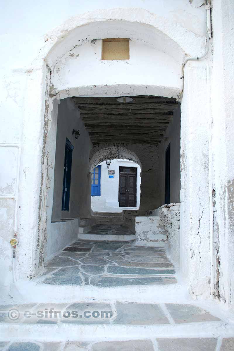 Αρχαία είσοδος (λότζια) στο Κάστρο