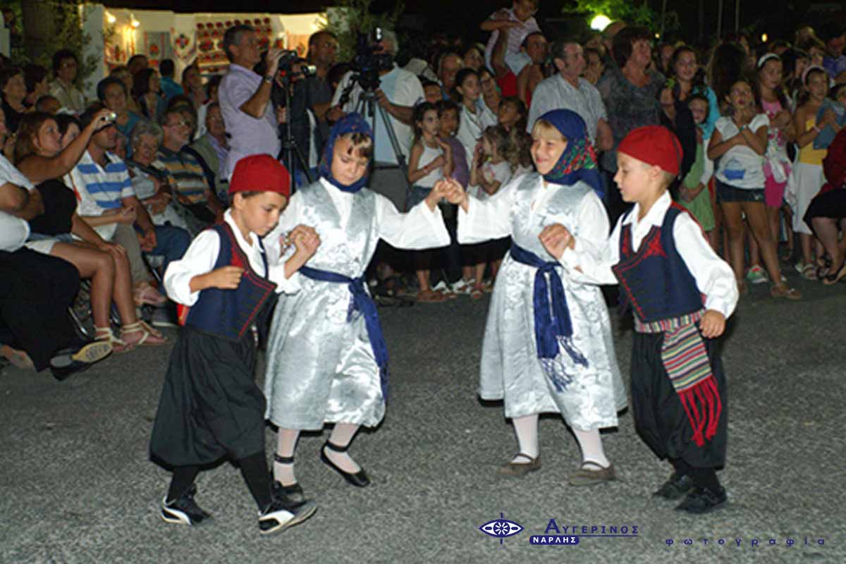 Επίδειξη παραδοσιακών χορών από παιδιά στο Φεστιβάλ Τσελεμεντέ
